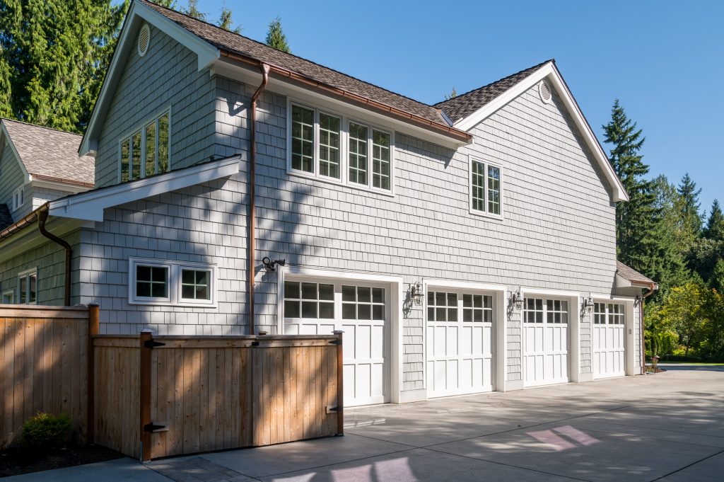 Garage with four bays